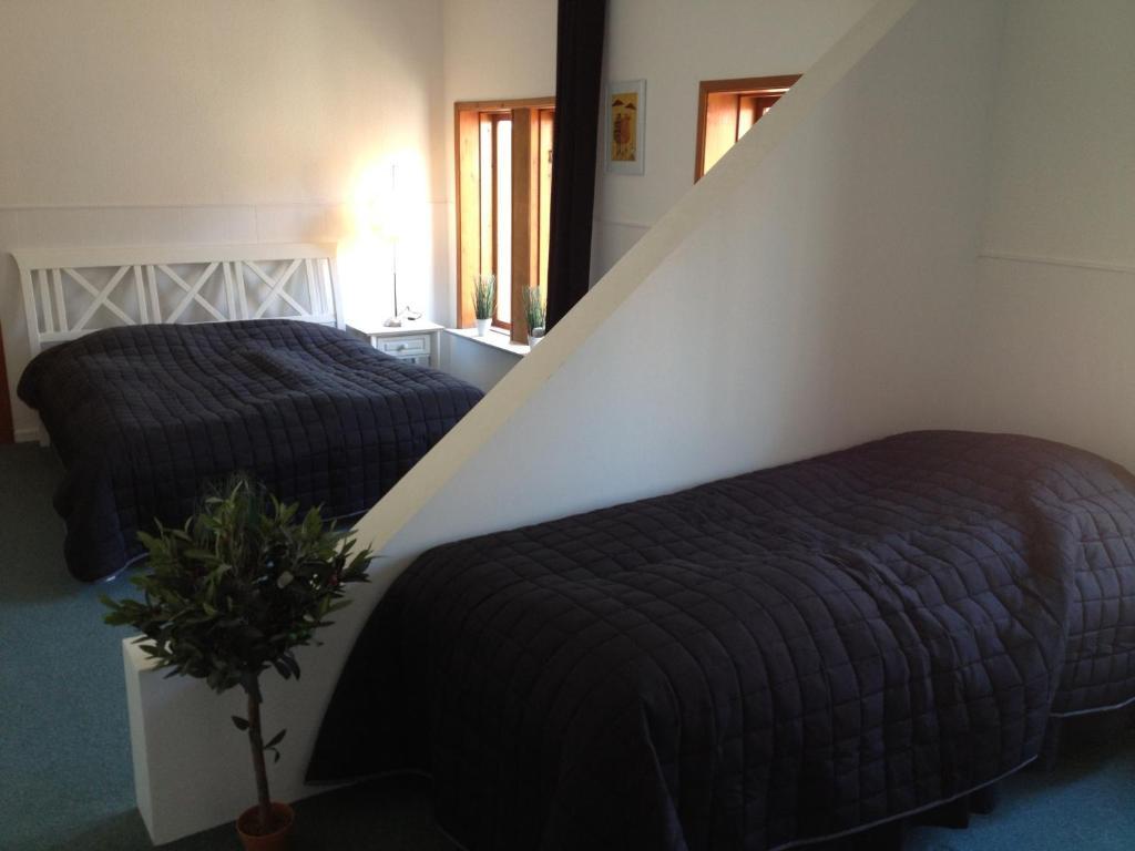 Kanns Hotel Åkirkeby Zimmer foto